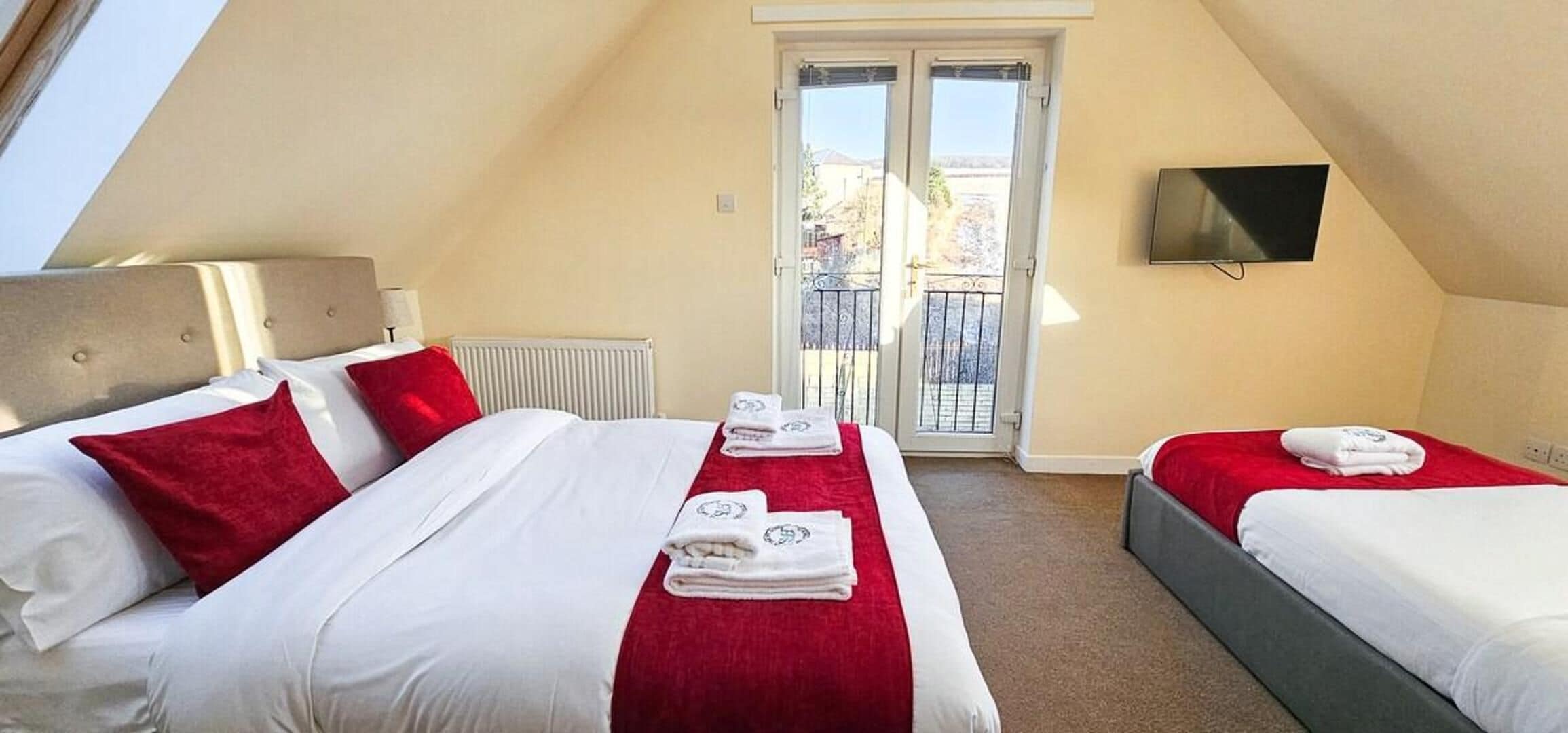 2 bedrooms, iron/ironing board, free WiFi