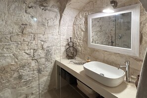 Dusche, Bidet, Handtücher