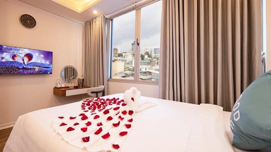 DIAMOND CROWN HOTEL