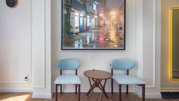 Studio, Balcony, City View | Interior