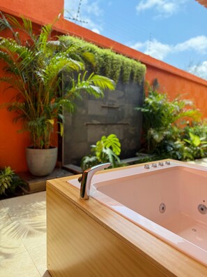 Property grounds - Villa Comoé and its Pavilions (Yaou)