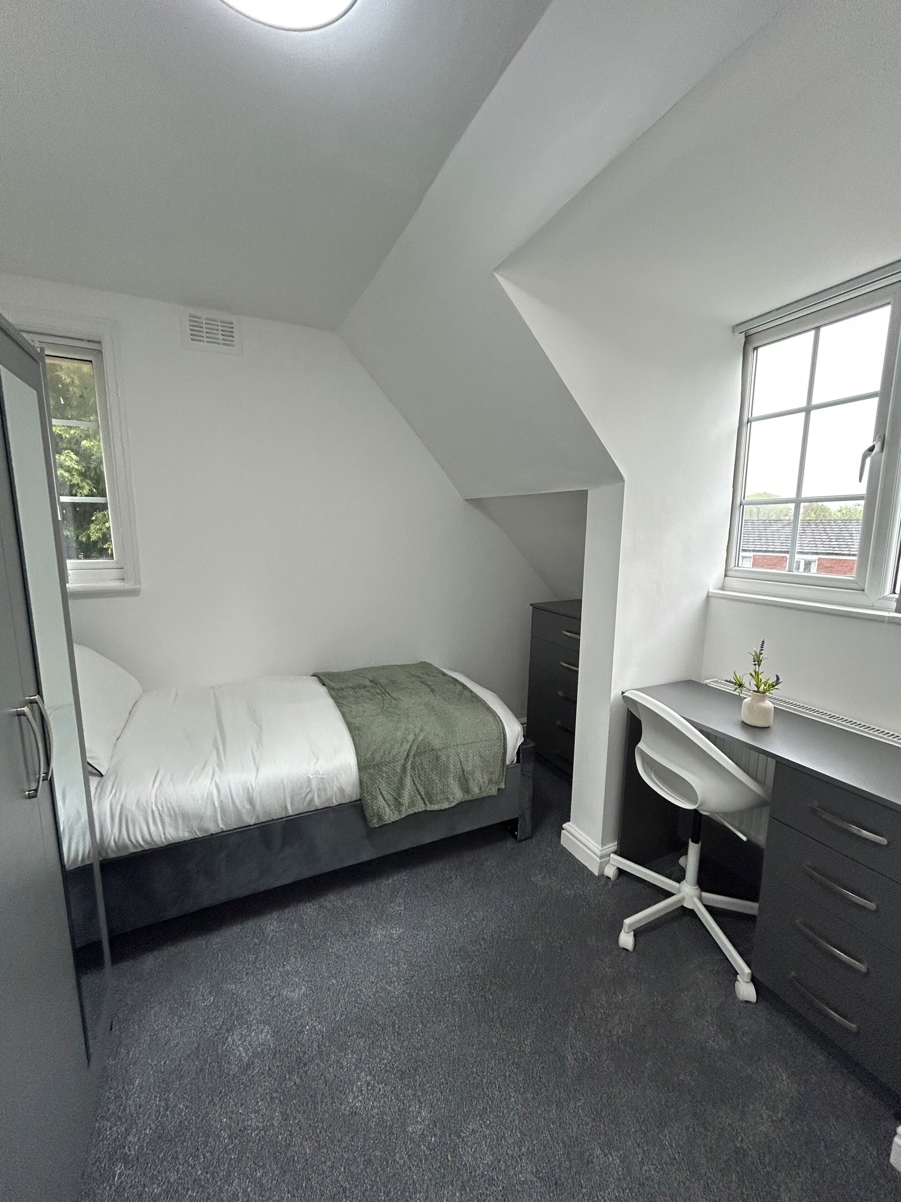 7 bedrooms, iron/ironing board, free WiFi, bed sheets