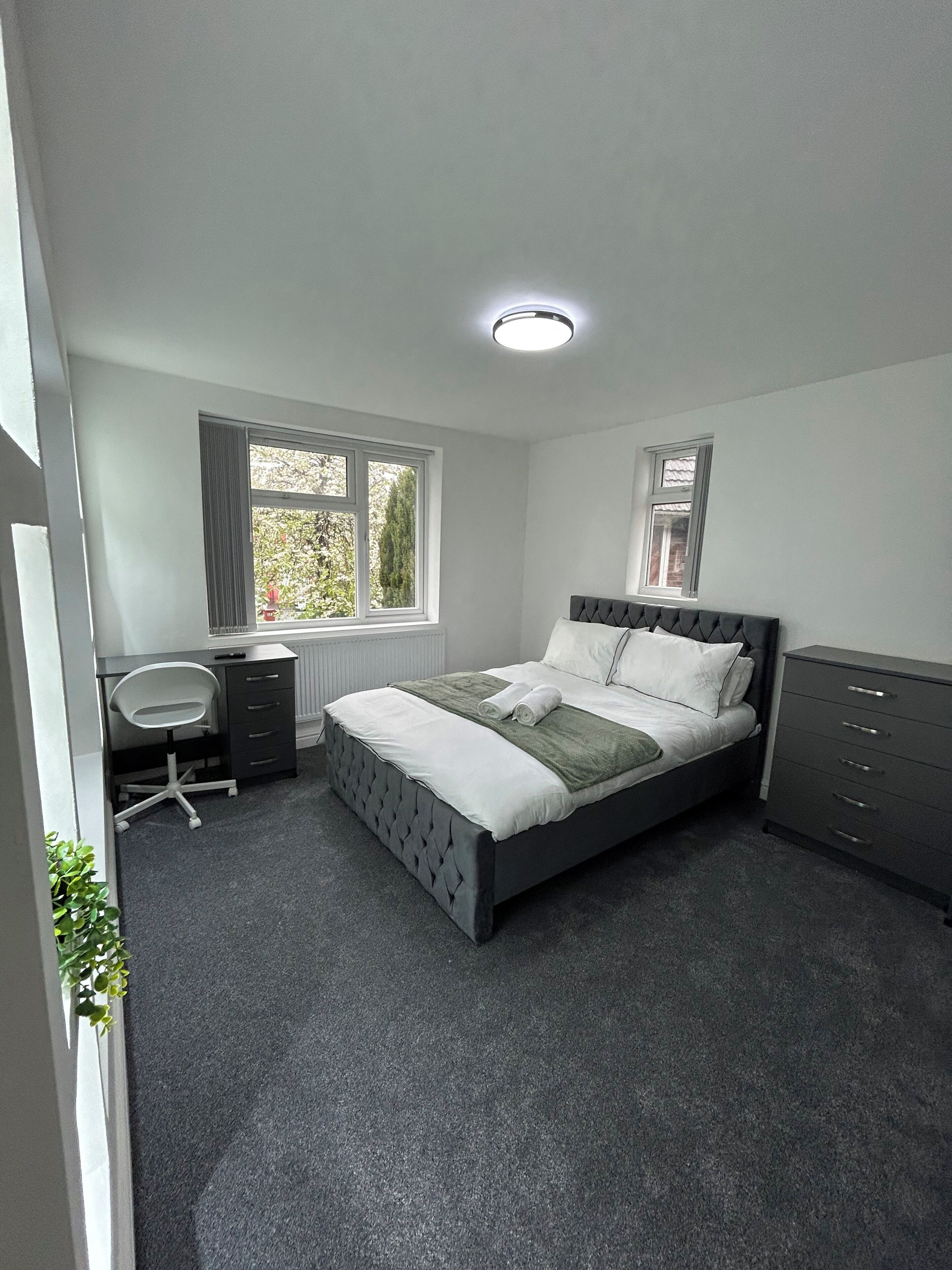 7 bedrooms, iron/ironing board, free WiFi, bed sheets