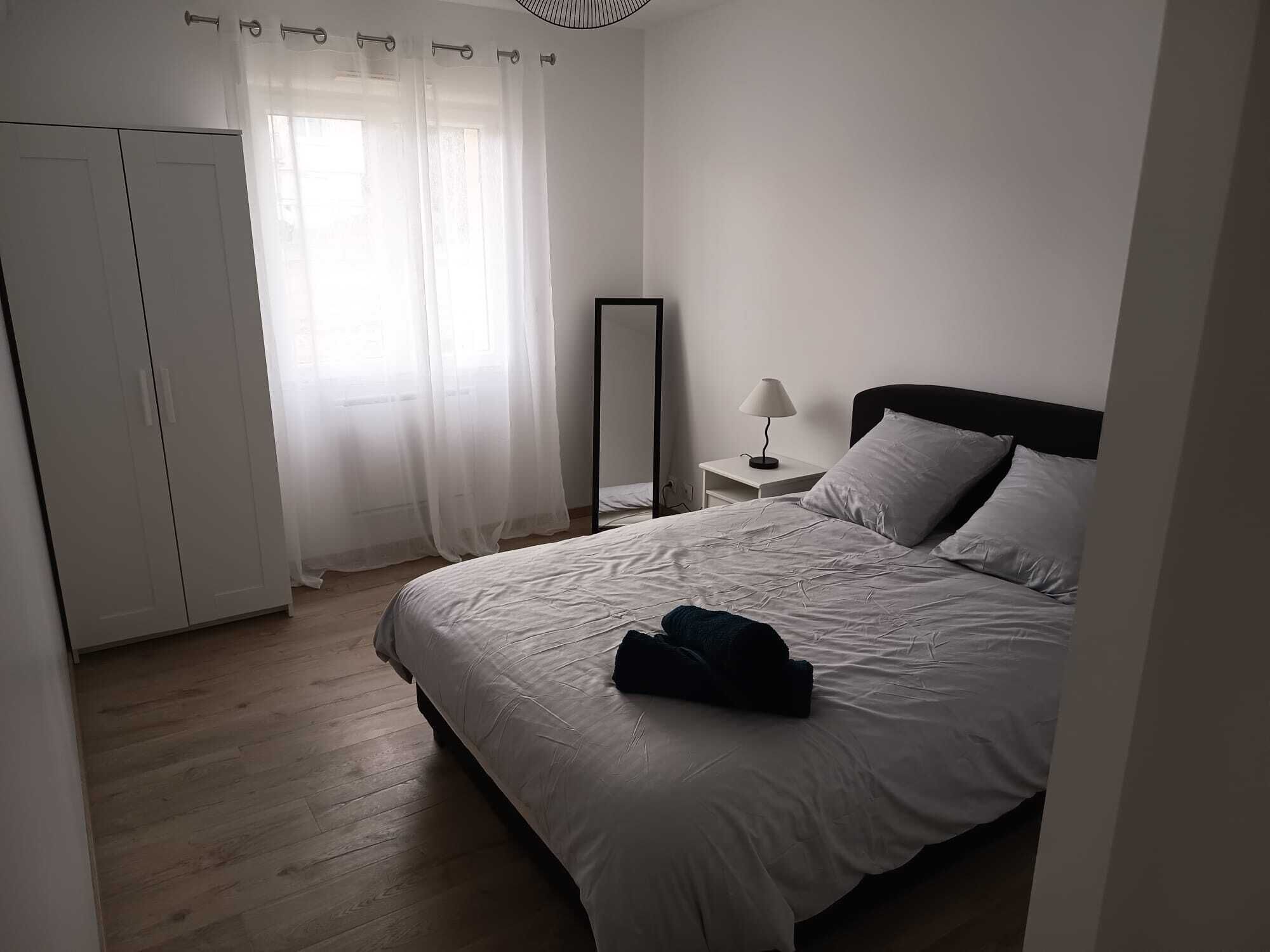 4 chambres, fer et planche à repasser, Wi-Fi, draps fournis