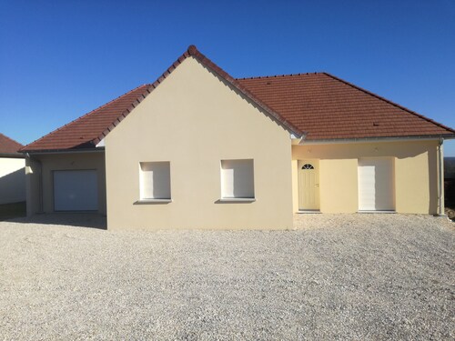 Large villa, close to the lakes, Troyes and Champagne cellars.