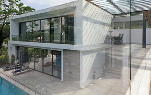 Outdoor dining - Sugar | Kamala Beach | 4-bedroom Pool Villa (Kamala)