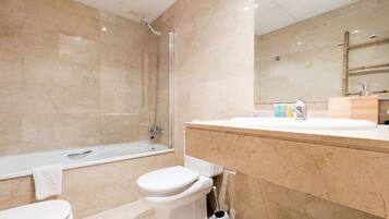 Shower, towels