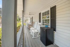 Property grounds - When Pigs Fly, Pet/Bike friendly (North Myrtle Beach)