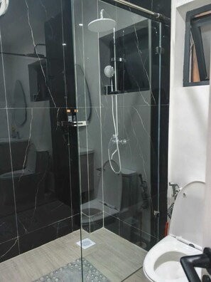 Hair dryer, towels, soap, toilet paper - 1 bedroom  kilimani in Nairobi (Nairobi)