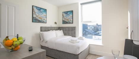 Studio, 1 Double Bed, Kitchen | Iron/ironing board, free WiFi