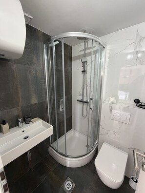 Shower, hair dryer, towels - Mediterraneo room S1 (Sukošan)