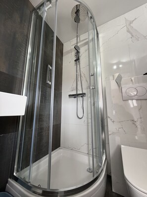 Shower, hair dryer, towels - Mediterraneo room S1 (Sukošan)