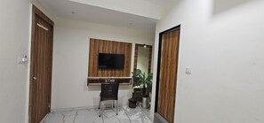 Deluxe Double Room | Interior - HOTEL BELVA (Ahmedabad)