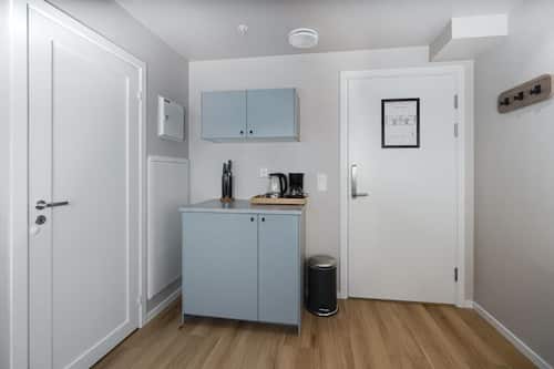 Basic Single Room | Interior