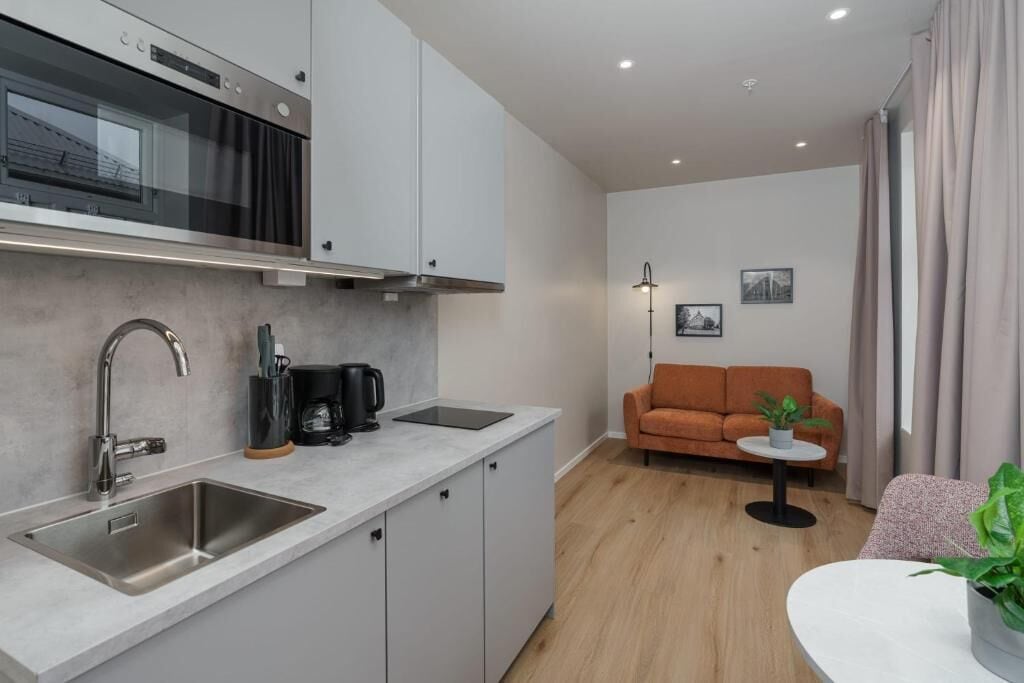 Standard Double Room | Private kitchen | Mini-fridge, cookware/dishes/utensils
