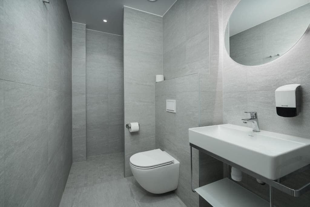 Standard Studio | Bathroom | Shower, hair dryer, towels, soap