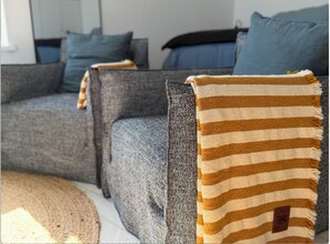 3 bedrooms, iron/ironing board, internet, bed sheets - 🌊 Charming house with sea view - garden, fireplace & authentic Breton spirit (Penmarch)