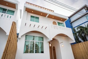 Exterior - Downtown Oasis Pool Villa  (Pattaya)