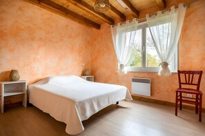 Room - Le Grand Cèdre Cottage in Haut-Languedoc with Terrace and Pool (Le Soulié)