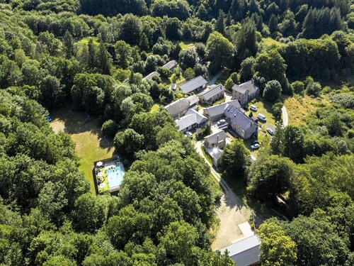 Nature Retreat with Pool in the Heart of the Forest