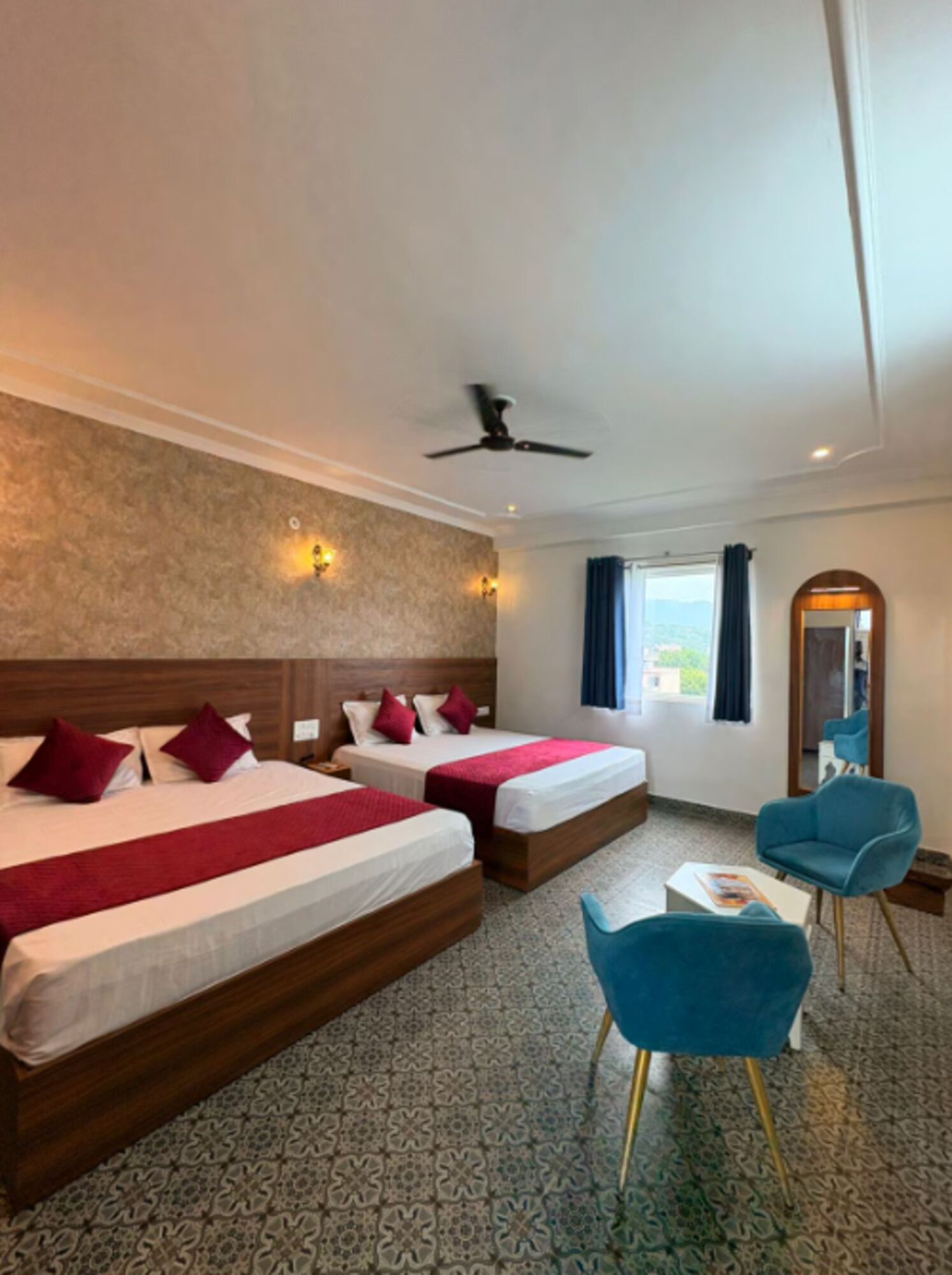 Quarto quádruplo, vista para a cidade