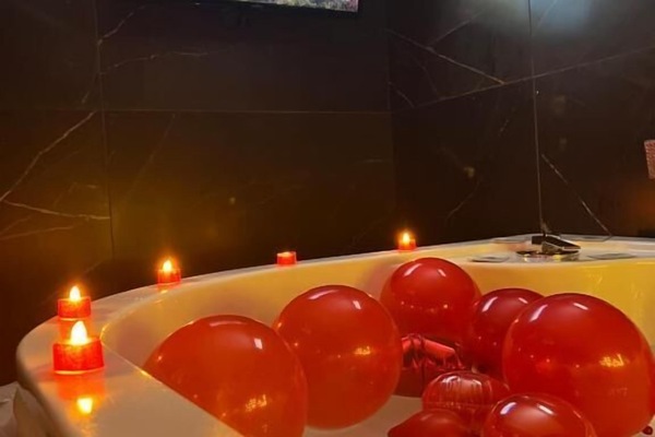 Suite | Interior