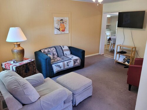 New! 307 HP Cottage - Cute & Great Location!