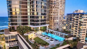 Exterior - Lvl50 Ocean Views | 3BR Skyhome | Pool+Gym+Parking (Surfers Paradise)