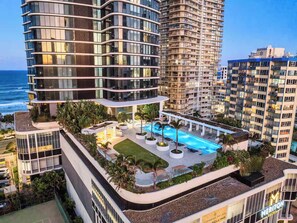 Exterior - Lvl50 Ocean Views | 3BR Skyhome | Pool+Gym+Parking (Surfers Paradise)