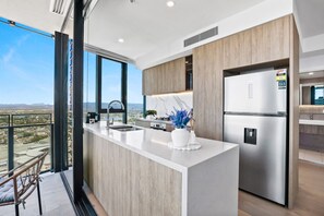 Microwave, oven, stovetop, dishwasher - Casino Skyhome 2BR Ocean & Views + Parking (Broadbeach)