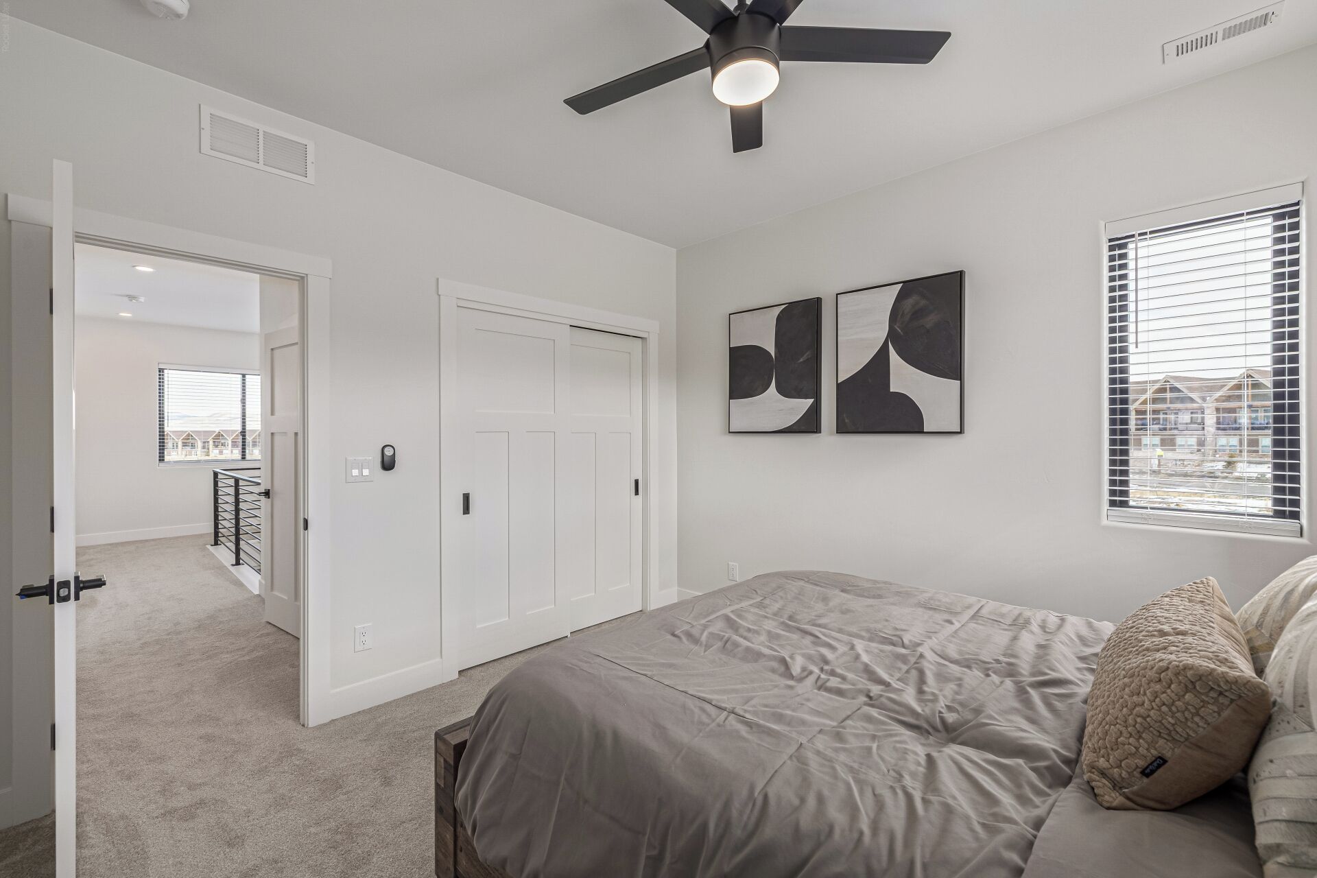 5 bedrooms, iron/ironing board, WiFi, bed sheets
