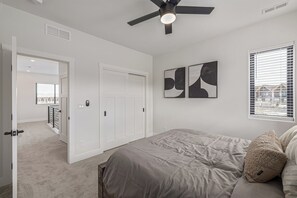 5 Schlafzimmer, Bügeleisen/Bügelbrett, WLAN, Bettwäsche