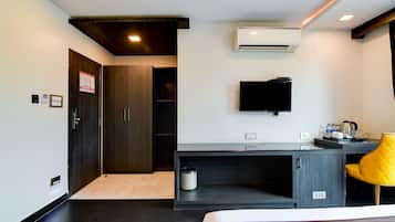 Deluxe kamer | Een bureau, een laptopwerkplek, gratis wifi