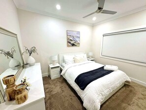 3 bedrooms, bed sheets