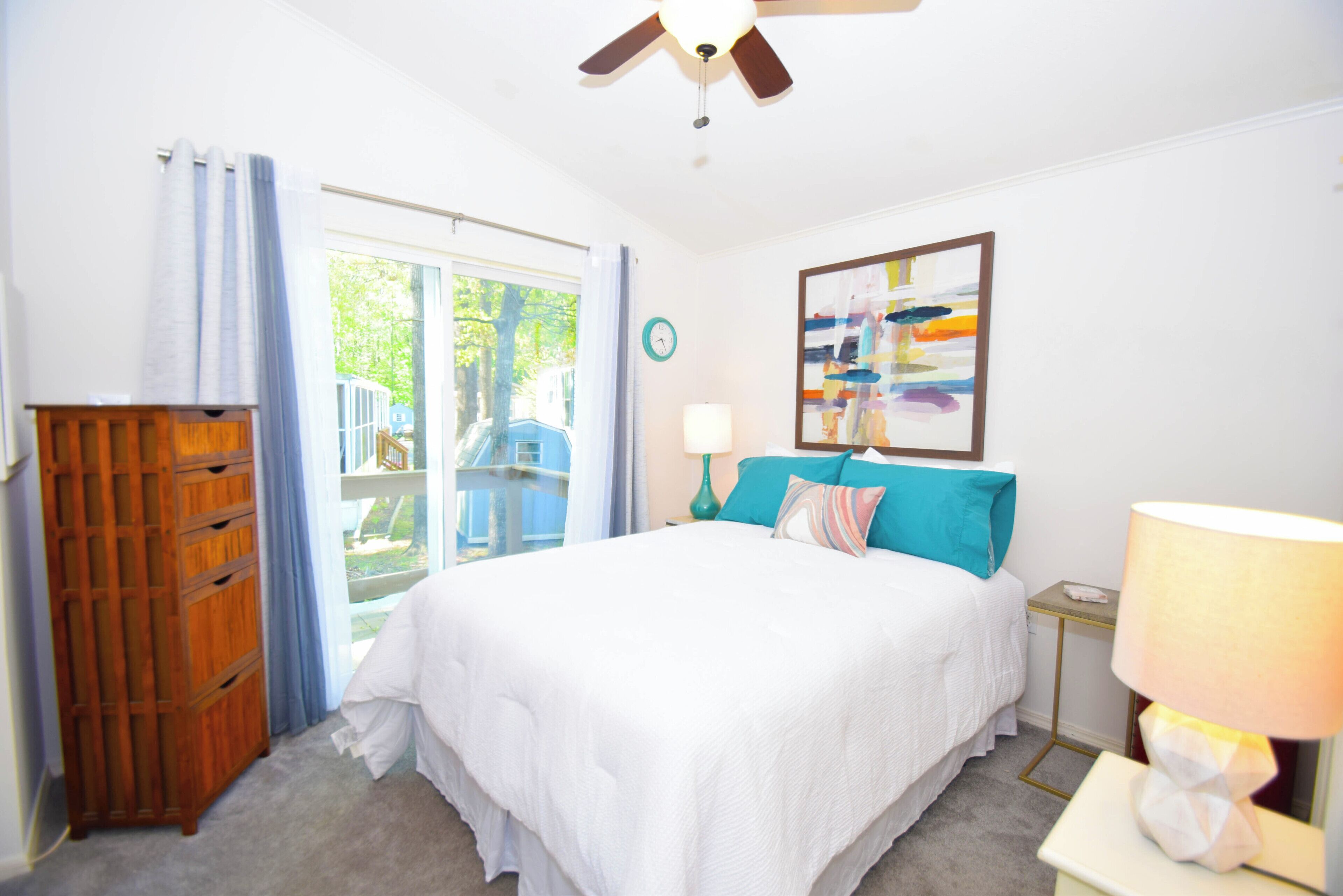 2 bedrooms, iron/ironing board, Internet