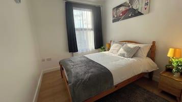 5 bedrooms, free WiFi, bed sheets