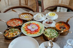 Food and drink - Aveda Estrella  (Karjat)