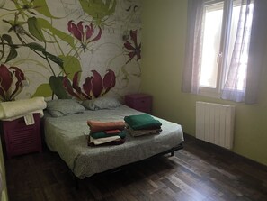 Room - Comfortable air-conditioned house in the heart of Provence (L'Isle-sur-la-Sorgue)