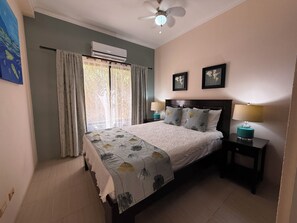 2 bedrooms, free WiFi, bed sheets - Tropical 2BR Condo in Playas del Coco – Pool, Walk to Beach & Downtown. (Playas del Coco)