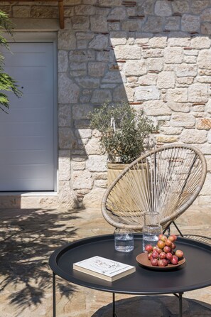 Terrace/patio - Cozy villa with beautiful large garden (NEA POTIDAIA)
