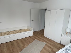 2 bedrooms, iron/ironing board, WiFi, bed sheets