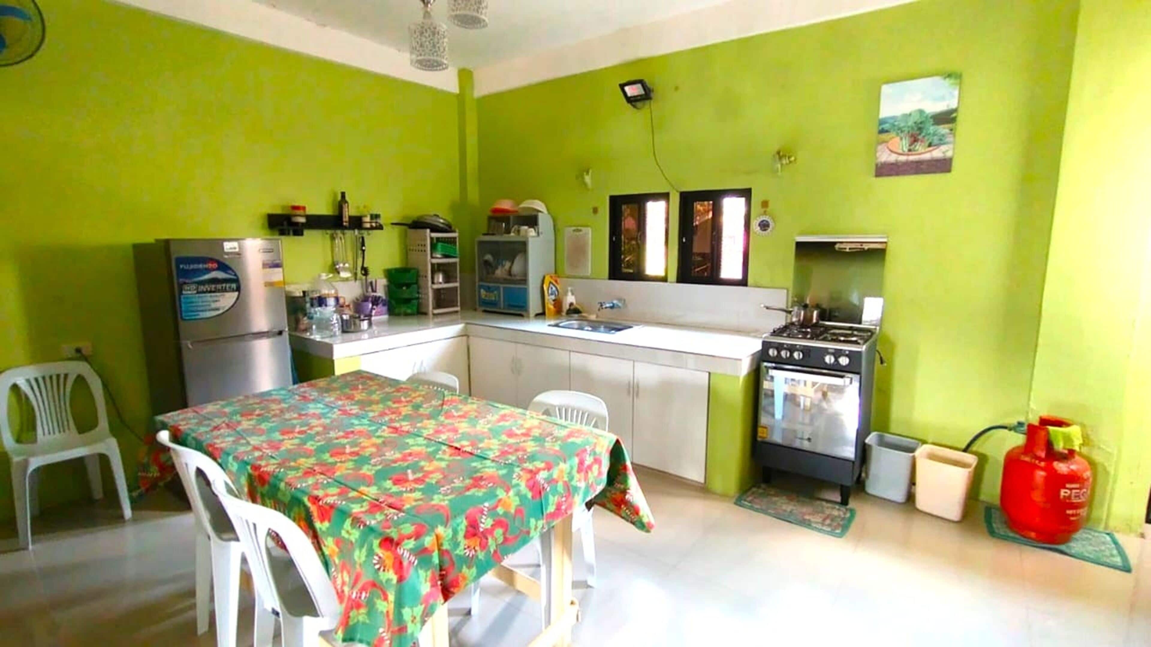 House, 2 Bedrooms, Accessible, Smoking | Dining room