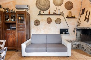 Televisie en een open haard