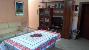 Dining - Apartment 'Casa Anna - Bosa' with Air Conditioning (Bosa)