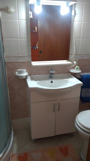 Bathroom - Apartment 'Casa Anna - Bosa' with Air Conditioning (Bosa)