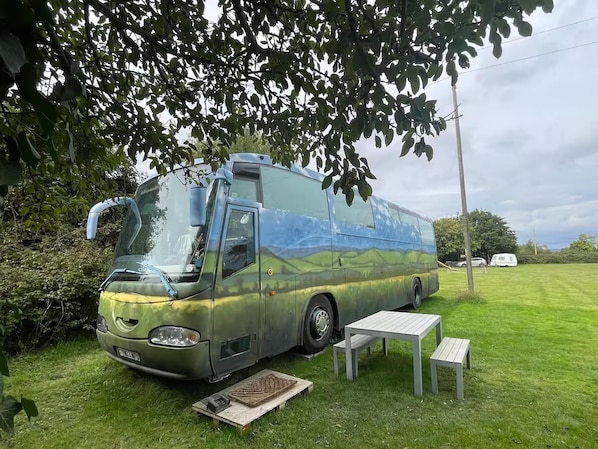 Property grounds - Near The Wave- Glamping- Bbq- Parking- Sleeps 4 (Bristol)