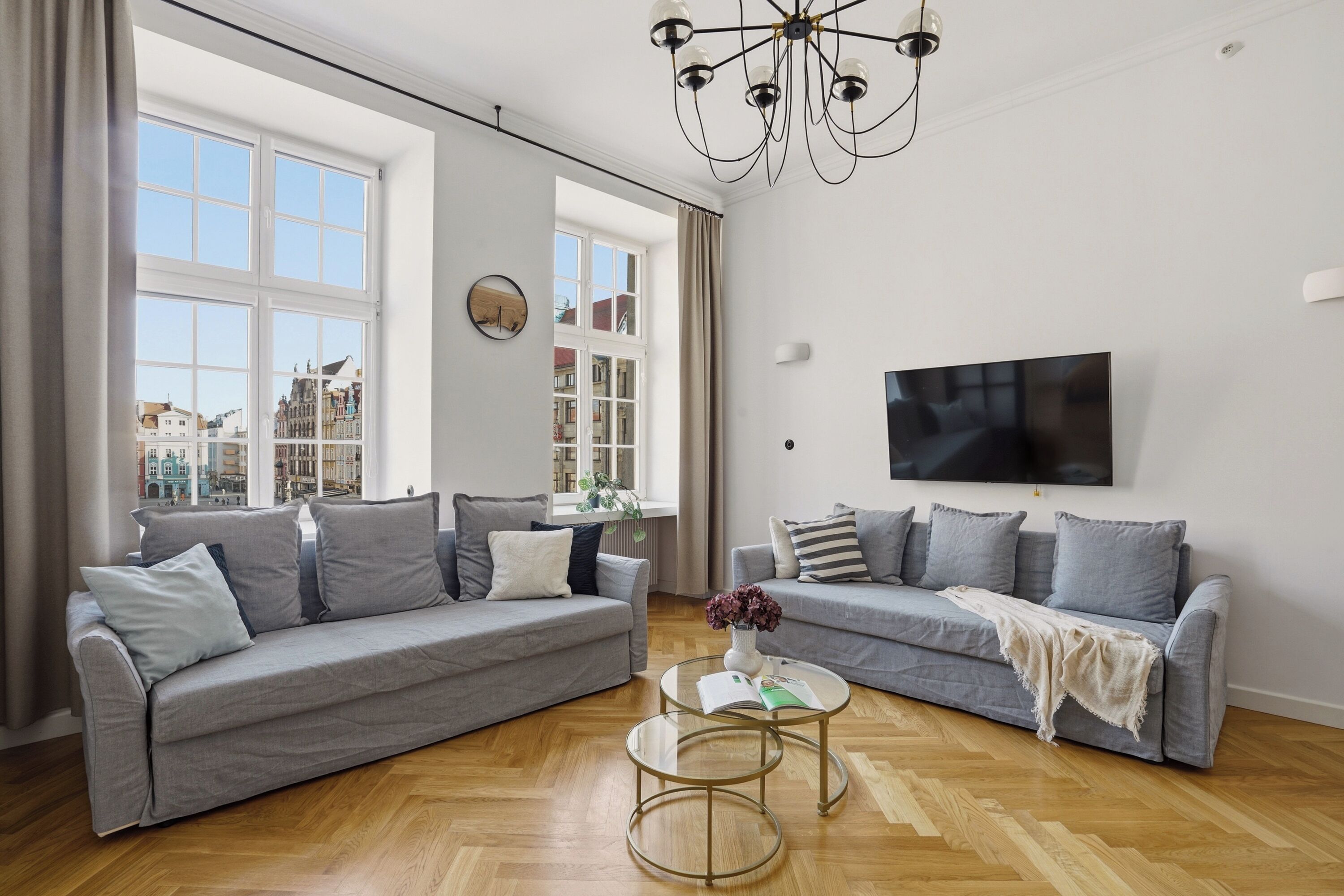 Luxury Apartment, City View | Living area