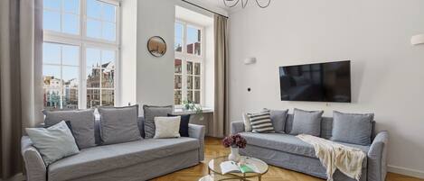 Luxury Apartment, City View | Living area
