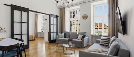 Luxury Apartment, City View | Living area