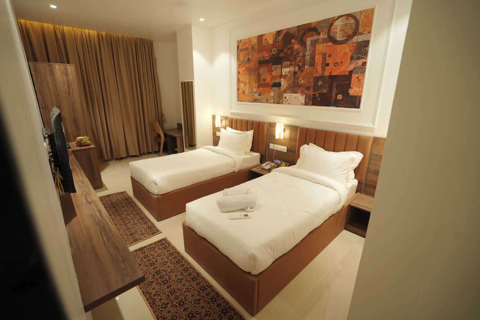 Executive Room, City View | Desk, laptop workspace, iron/ironing board, free WiFi